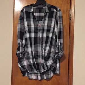 Black and gray plaid top